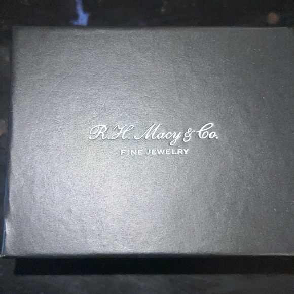 R.H Macy&Co fine jewelry diamond earrings - Picture 5 of 15